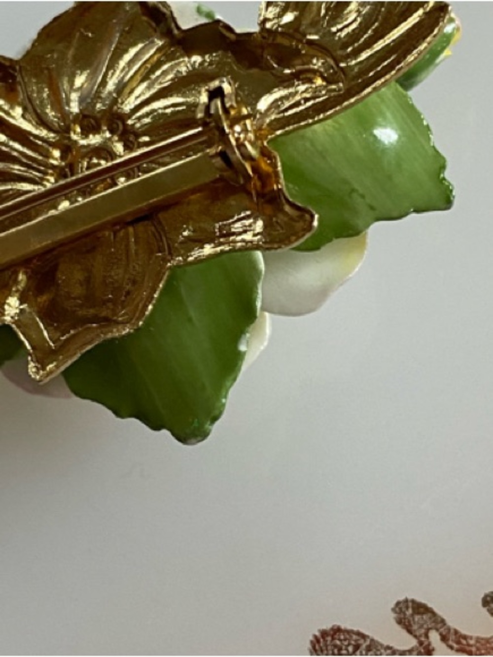 Vtg 1960’s Porcelain Pink & Green Rose Brooch with Gold Leaves 2” Grama Core - Picture 9 of 9